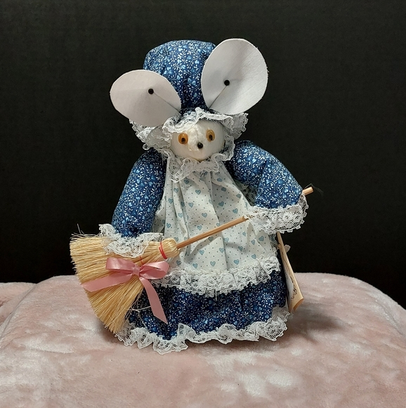 Adorable Handmade Grandma Mouse Doll 9" NWT - Picture 2 of 10